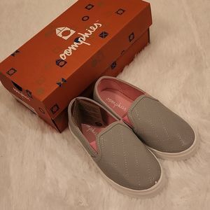 Oomphies kids grey quilted slip-on shoe, NWT